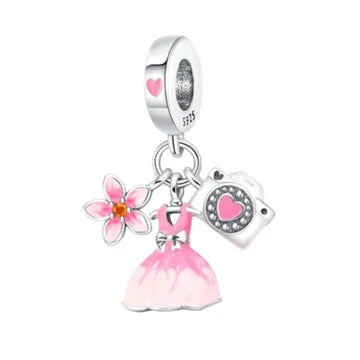 Charm Vestido Flor Y Camara de plata 925